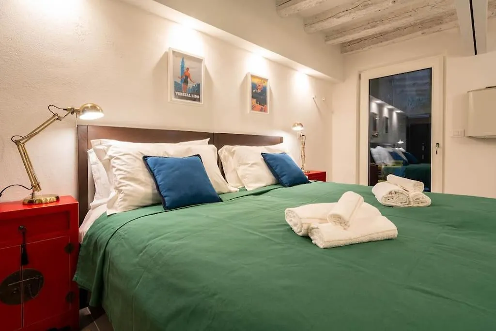 Rialto Green Design Apartment Venice Italy