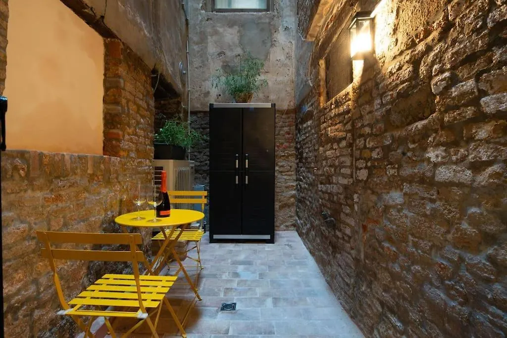Rialto Green Design Apartment Venice